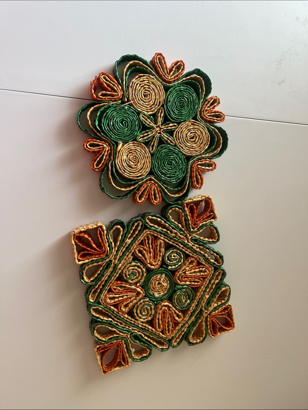 vintage 70s woven straw trivets - Picture 2 of 2